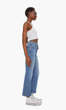 Load image into Gallery viewer, MOTHER THE HUSTLER ANKLE FRAY DENIM JEANS IN BLUE SCENIC ROUTE 
