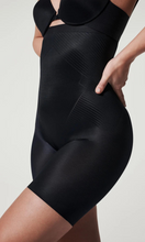 Load image into Gallery viewer, SPANX Thinstincts 2.0 High-Waisted Mid-Thigh Short
