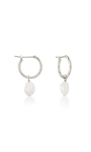 SAINT VALENTINE Mini Keshi Pearl Hoops